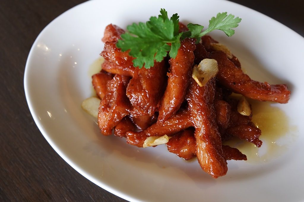 ซี่โครงหมูทอดซอสพิเศษ