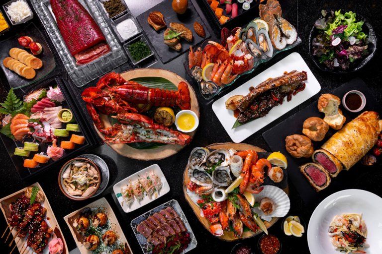 บุฟเฟต์มื้อสายวันอาทิตย์ ที่ ห้องอาหารอัพ แอนด์ อะบัฟ โรงแรม ดิ โอกุระ เพรสทีจ กรุงเทพฯ