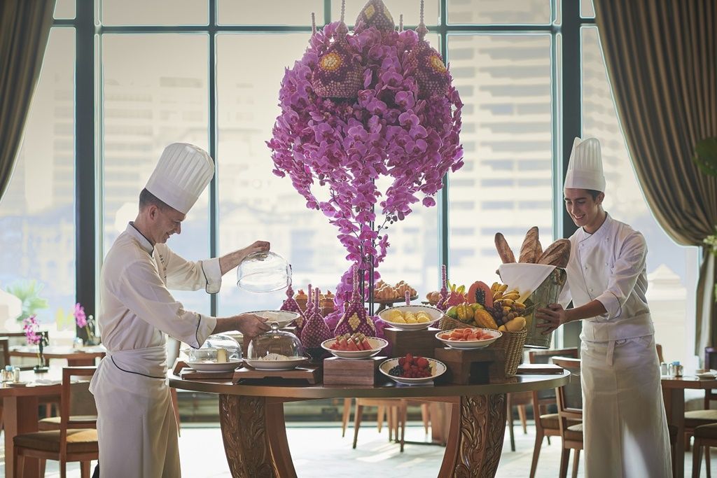 The Peninsula Bangkok Chef Prepares Breakfast at The Lobby