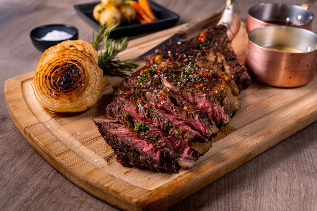 ห้องอาหารอัพ แอนด์ อะบัฟขอแนะนำเมนูเนื้อนำเข้าสุดพรีเมียมที่ไม่อยากให้ทุกท่านพลาด โรงแรม ดิ โอกุระ เพรสทีจ กรุงเทพฯ