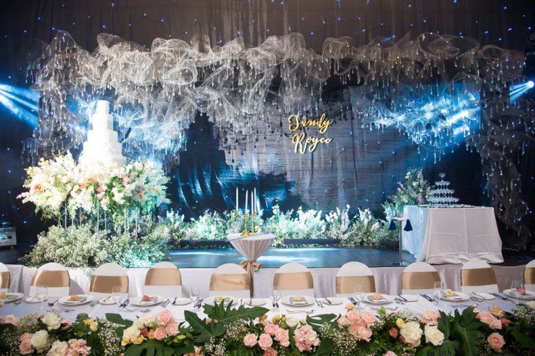 จัดงานแต่งงานในห้องบอลรูมเรียบหรูมีระดับ หรือห้องฟังก์ชั่นกลิ่นอาย Modern Country พร้อมวิวเมือง ให้เลือกโรแมนติกเก๋ไก๋ หรืออบอุ่นโฮมมี่ได้ในที่เดียว ณ โรงแรมเรดิสัน บลู พลาซ่า กรุงเทพฯ