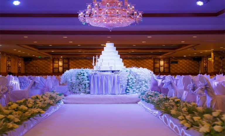 จัดงานแต่งงานในฝันบรรยากาศหรูหรา แพ็กเกจแต่งงานสุดคุ้มค่า ครบครัน ราคาเริ่มต้นไม่ถึงสองแสน ณ โรงแรมอเล็กซานเดอร์ ย่านรามคำแหง