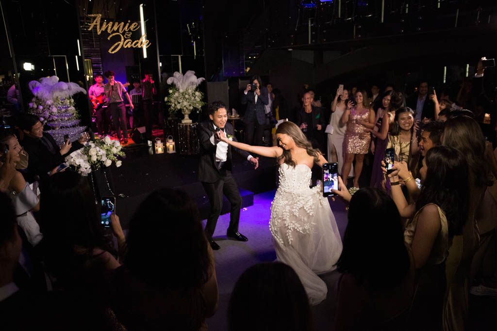 พบกับรีวิวแต่งงานไม่เน้นพิธี แต่ เน้นปาร์ตี้ สนุกสุดเหวี่ยง ใน Theme Wedding Party จาก Vertigo TOO (ร้านเวอร์ทิโก้ ทู) โรงแรมบันยันทรี กรุงเทพ