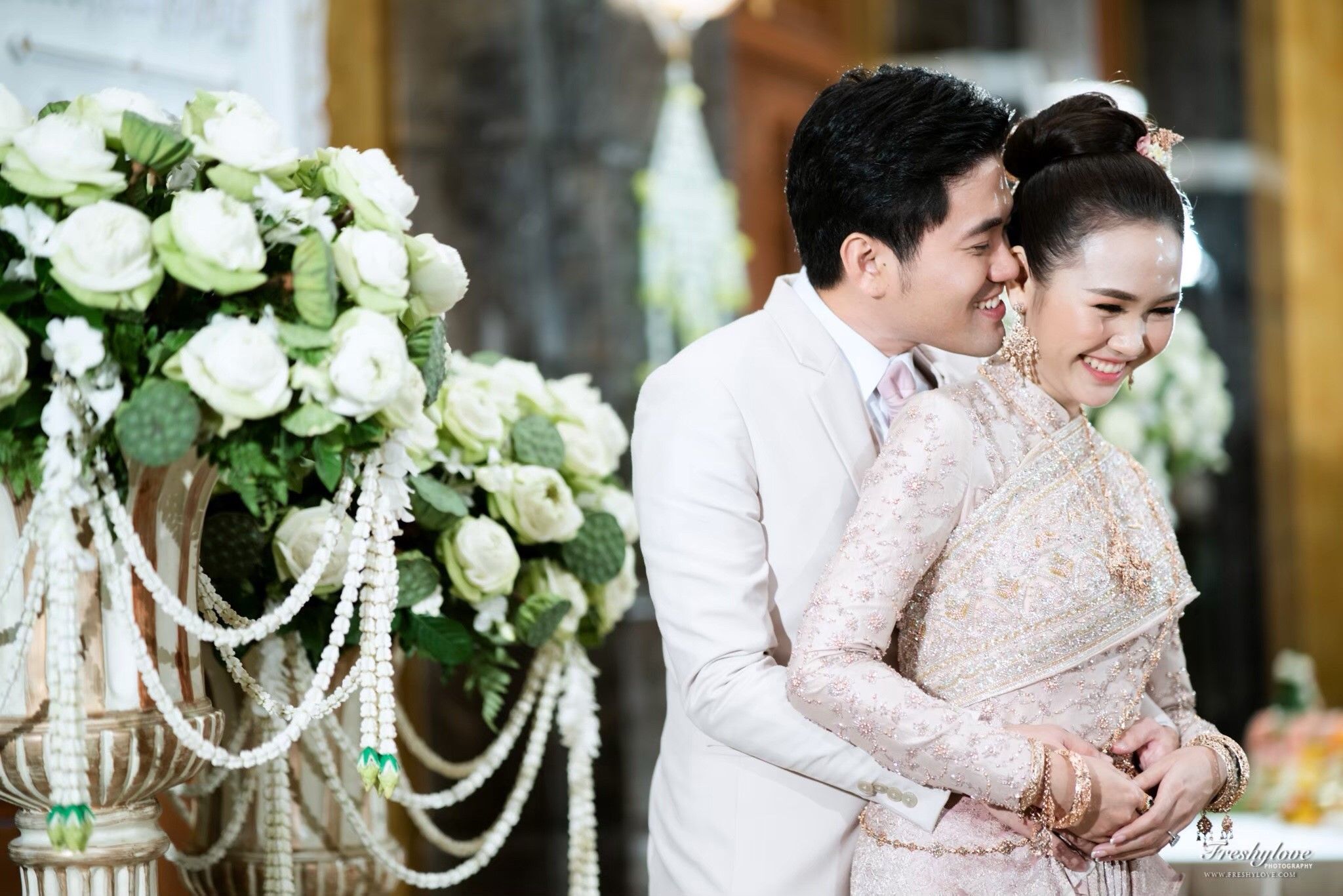 รีวิวแต่งงานบรรยากาศสุดโรแมนติก กรุ่นกลิ่นอายความเป็นไทย สไตล์หรูหรา ณ โรงแรม 5 ดาว ใจกลางกรุง โรงแรม เดอะ สุโกศล กรุงเทพ