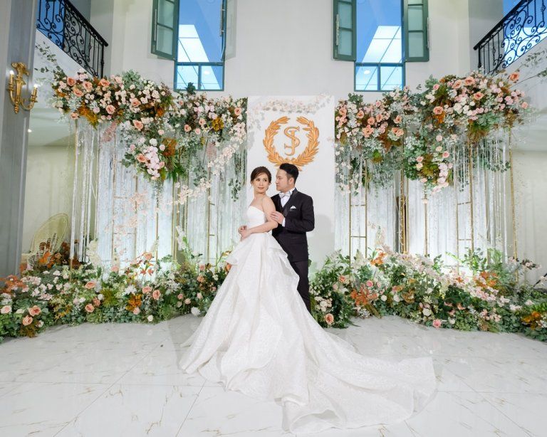 เก็บบรรยากาศแห่งรอยยิ้มไปกับรีวิวแต่งงาน ณ ดิ เอ็มเมอรัลด์ สตูดิโอ (The Emerald Studio)