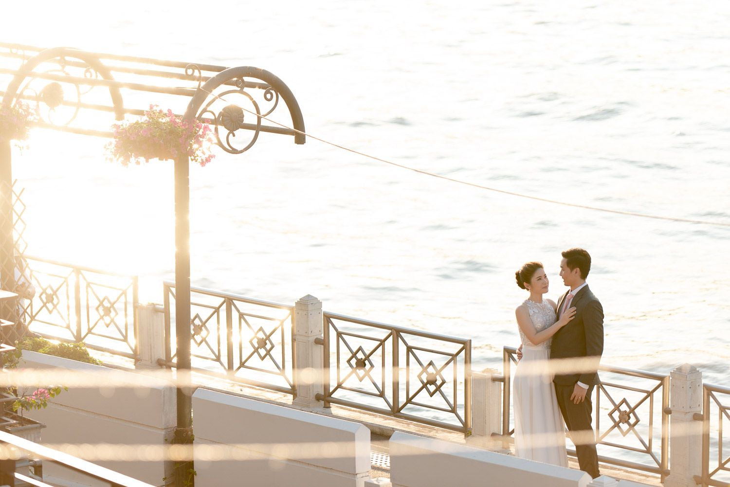 รีวิวแต่งงาน บรรยากาศอบอุ่น กรุ่นกลิ่นอายความโรแมนติก ริมแม่น้ำเจ้าพระยา ณ Riva Surya Bangkok