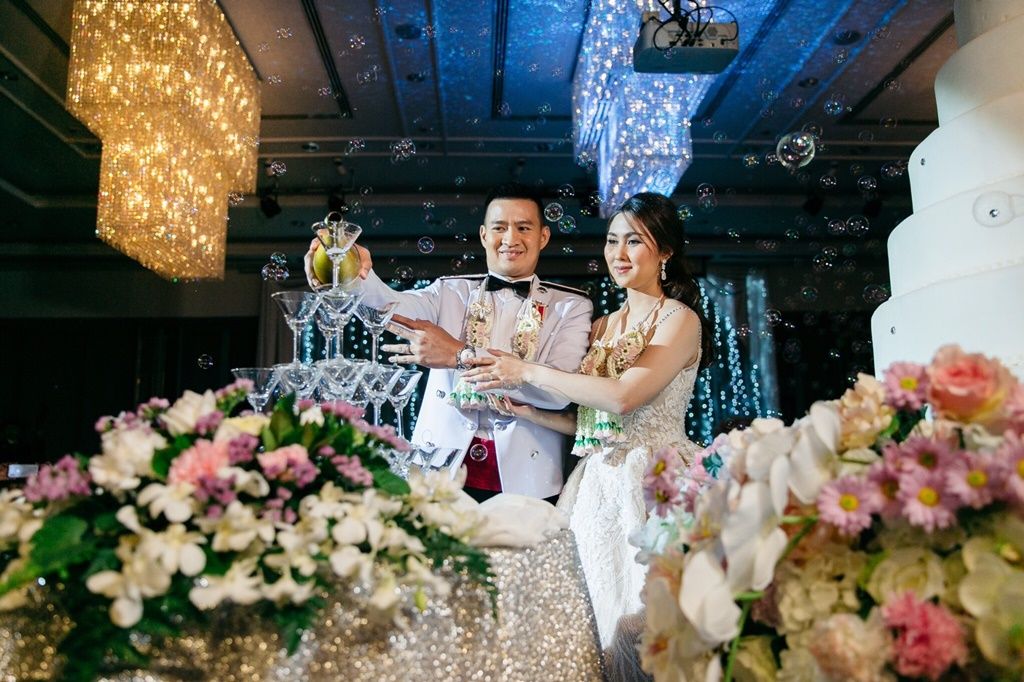 ประทับใจไปกับรีวิวแต่งงานบรรยากาศโรแมนติก ลอดซุ้มกระบี่สุดเท่ ณ โรงแรมอมารี ดอนเมือง แอร์พอร์ต กรุงเทพ (Amari Don Muang Airport Bangkok)