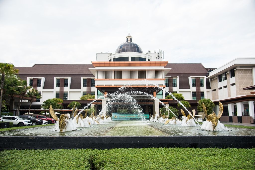 จัดงานแต่งงานบรรยากาศสนามกอล์ฟ ด้วยพื้นที่จัดเลี้ยง 2 ฟังก์ชัน 2 สไตล์ ณ โรงแรม Summit Windmill Golf Residence ย่านบางนา