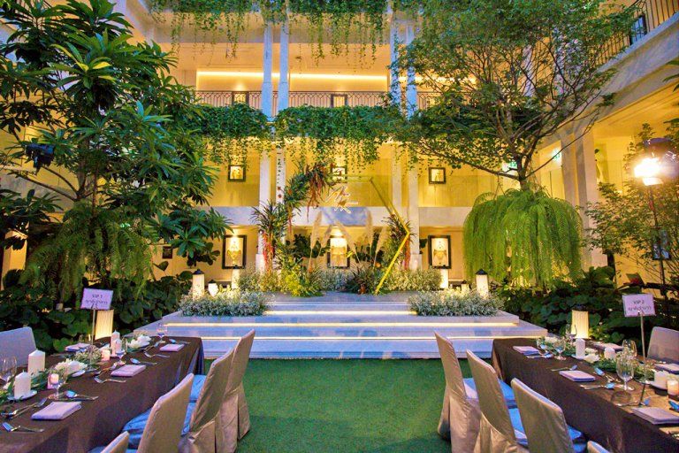 จัดงานแต่งงานโรแมนติกอบอุ่นมาตรฐานไฮเอนด์ในสวนสวย หรือในห้องบอลรูมหรูสไตล์โมเดิร์นที่ผสมผสานความสง่างามแบบโอเรียนทอล ณ โรงแรม แบงค็อกแมริออท เดอะ สุรวงศ์