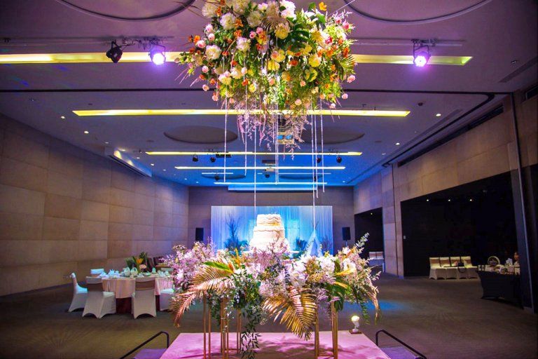 เนรมิตงานแต่งงานสุดเก๋ในห้องฟังก์ชั่นสไตล์โมเดิร์น หรือห้องอาหารวิวดี ท่ามกลางบรรยากาศใจกลางเมืองย่านพร้อมพงศ์ ณ โรงแรมฮอลิเดย์ อินน์ กรุงเทพ สุขุมวิท