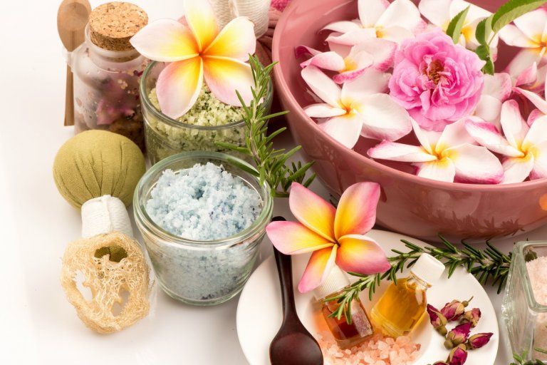 ปรนนิบัติผิวกรุ่นกลิ่นหอมมวลดอกไม้ ‘ฟลอรัล บลิส’ จากสปา เซ็นวารี ณ โรงแรมเซ็นทาราแกรนด์ หัวหิน