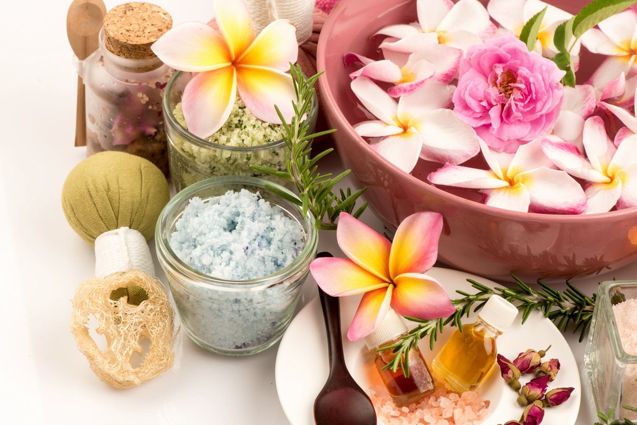 ปรนนิบัติผิวกรุ่นกลิ่นหอมมวลดอกไม้ ‘ฟลอรัล บลิส’ จากสปา เซ็นวารี ณ โรงแรมเซ็นทาราแกรนด์ หัวหิน