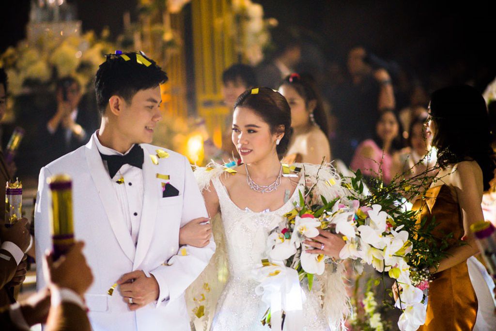 จัดงานแต่งงานสุดอลังการด้วยแขกจำนวนกว่า 1,100 ท่าน ในห้องบอลรูมสง่างามท่ามกลางบรรยากาศที่มีเอกลักษณ์แบบทวารวดี กลางใจเมืองนครปฐม ณ โรงแรมไมด้า แกรนด์ ทวารวดี นครปฐม