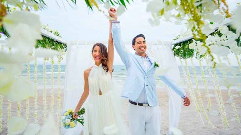 เนรมิตงานแต่งงานริมหาดได้ดั่งฝัน ด้วยแพคเกจราคาพิเศษ  ที่อินเตอร์คอนติเนนตัล หัวหิน รีสอร์ท