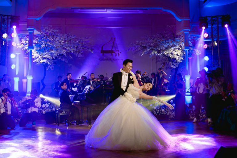 พาไปดื่มด่ำบรรยากาศสุนทรีย์ ดนตรี ศิลปะ กับรีวิวงานแต่งงานในแบบฉบับ ออเคสตร้า คอนเสิร์ต สุดคลาสสิก กรุ่นกลิ่นอายโรแมนติก @ วิลล่า เดอ บัว (Villa De Bua) ย่านเลียบด่วนรามอินทรา