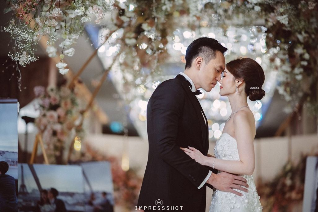 จัดงานแต่งงานหรูหราด้วยสไตล์ Modern Luxury ในธีมสีโรสโกลด์ ณ โรงแรมเรเนซองส์ กรุงเทพฯ ราชประสงค์