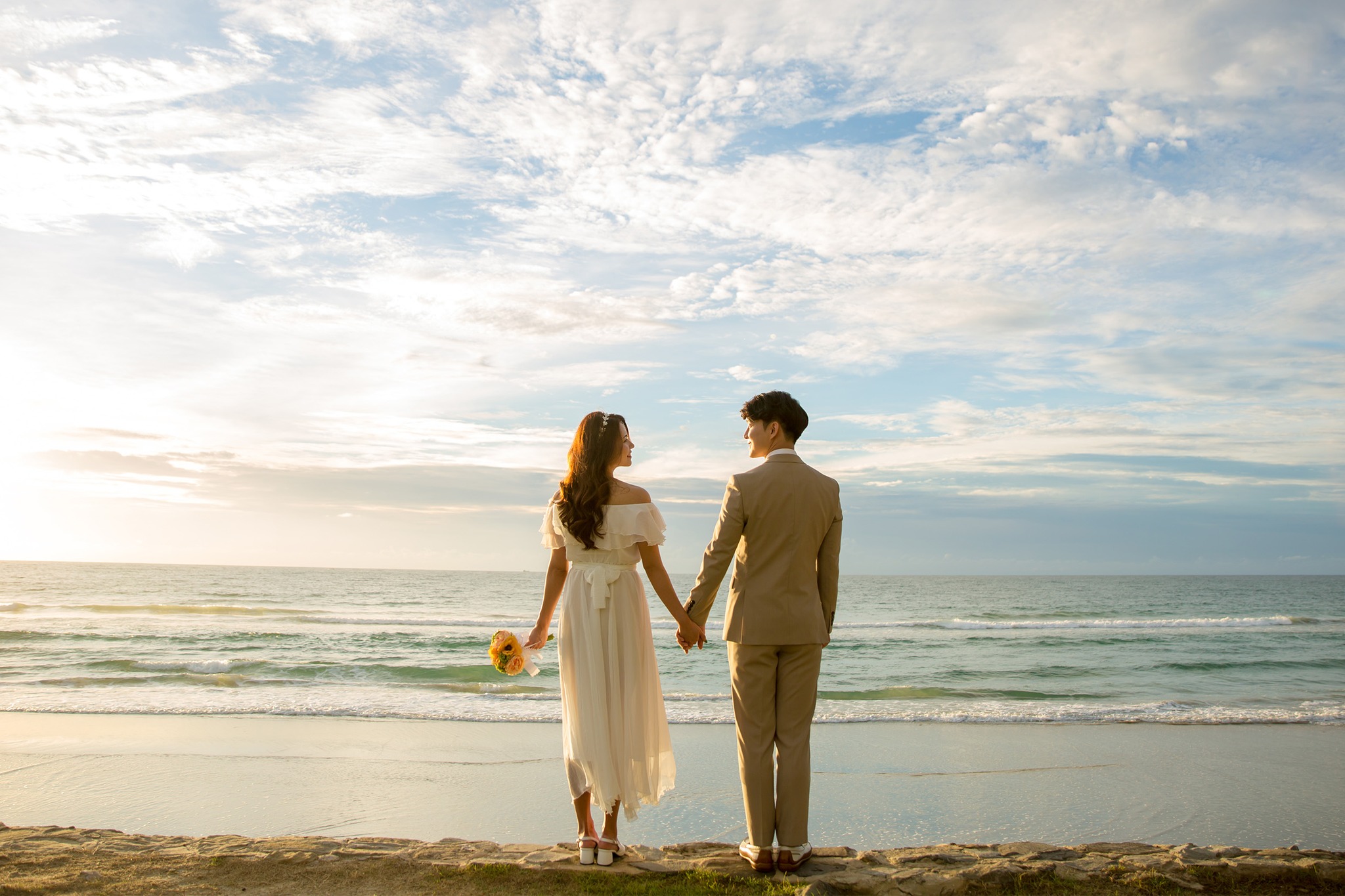 งานแต่งริมทะเล หัวหิน ของคู่บ่าวสาว