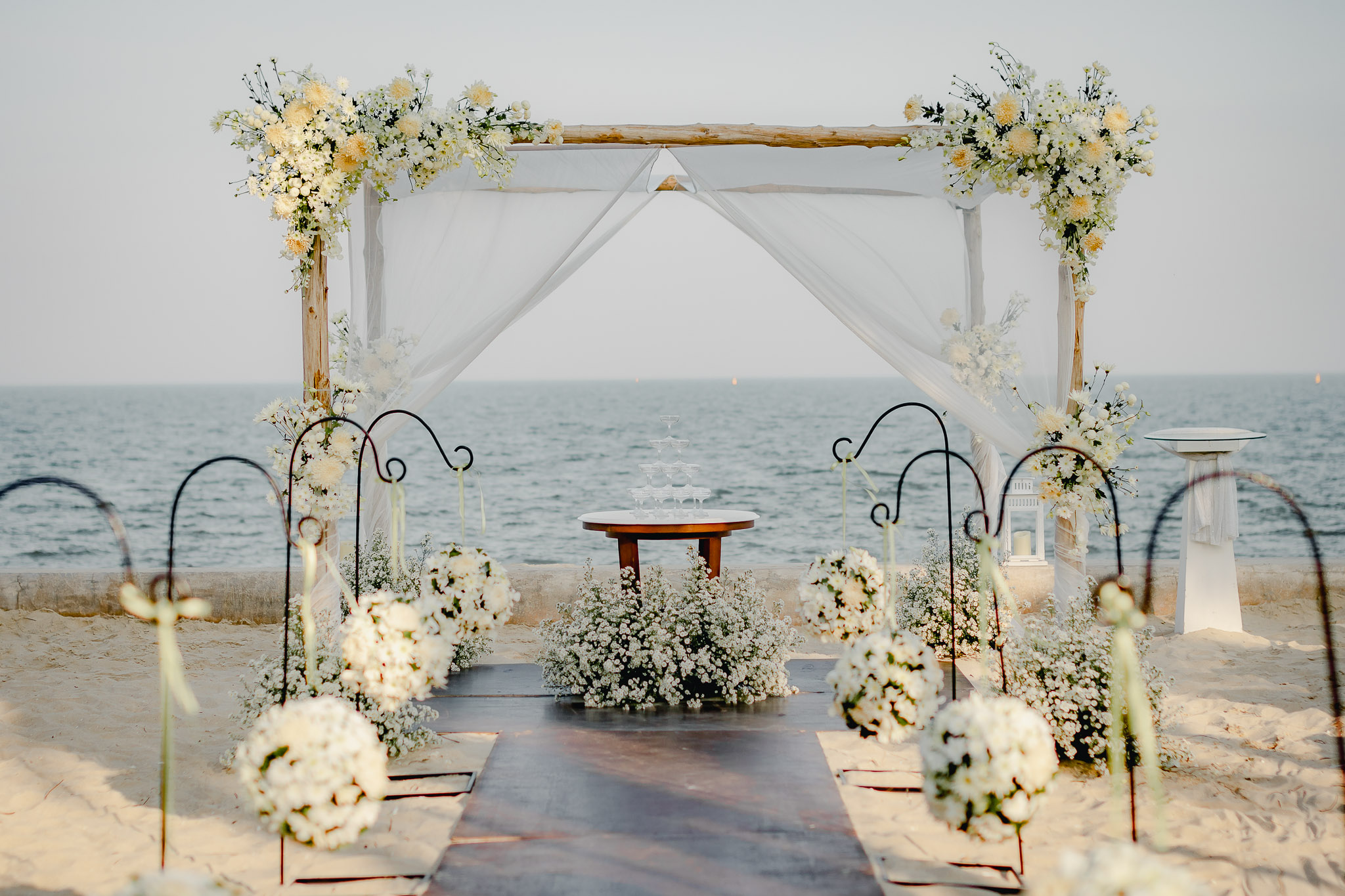 งานแต่งริมทะเล หัวหิน อันน่าประทับใจ