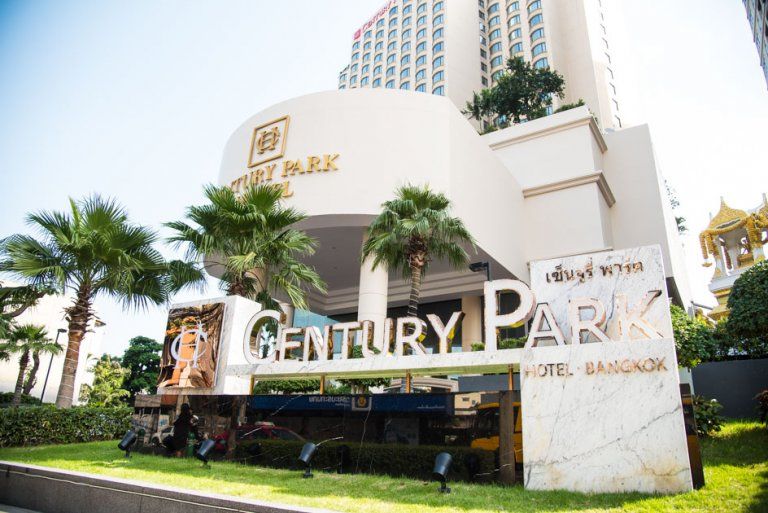 จัดงานแต่งงานใจกลางเมืองในแบบที่เป็นคุณ พร้อมอาหารจัดเลี้ยงสุดอร่อยถูกใจพ่อแม่ คุ้มค่ากับแพ็คเกจแต่งงานและการตกแต่งที่คุณเลือกได้ ณ โรงแรมเซ็นจูรี่ พาร์ค กรุงเทพฯ (อนุสาวรีย์ชัยฯ)