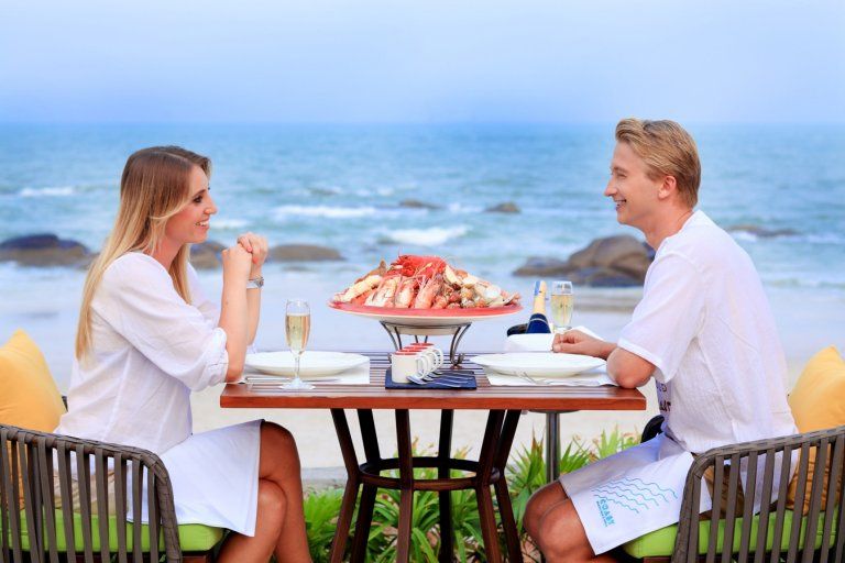 สัมผัสความอร่อย 3 รูปแบบ 3 สไตล์ เคล้าบรรยากาศสบายๆสไตล์หัวหิน ณ โรงแรมเซ็นทาราแกรนด์บีชรีสอร์ทและวิลลา หัวหิน