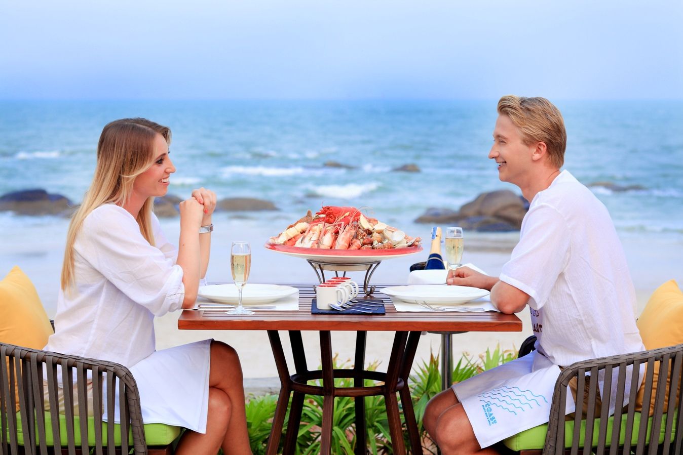 สัมผัสความอร่อย 3 รูปแบบ 3 สไตล์ เคล้าบรรยากาศสบายๆสไตล์หัวหิน ณ โรงแรมเซ็นทาราแกรนด์บีชรีสอร์ทและวิลลา หัวหิน