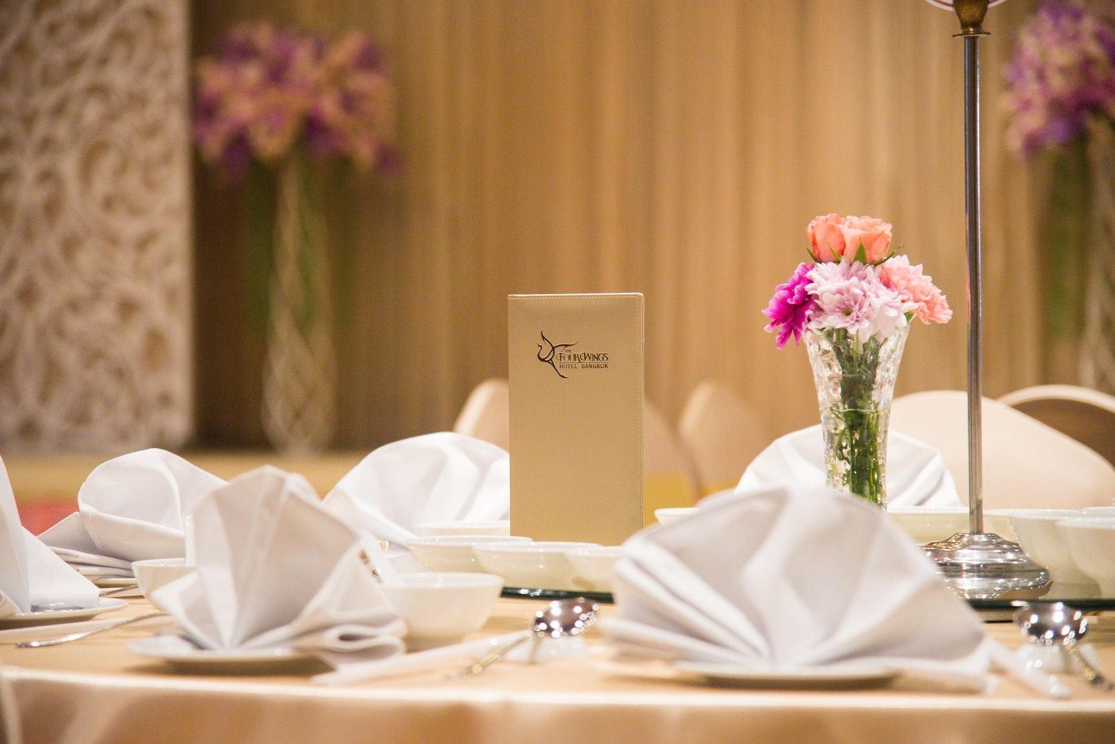 The Four Wings Hotel แพ็กเกจเริ่มต้นที่ 40,000 บาท สำหรับแขก 50 ท่าน