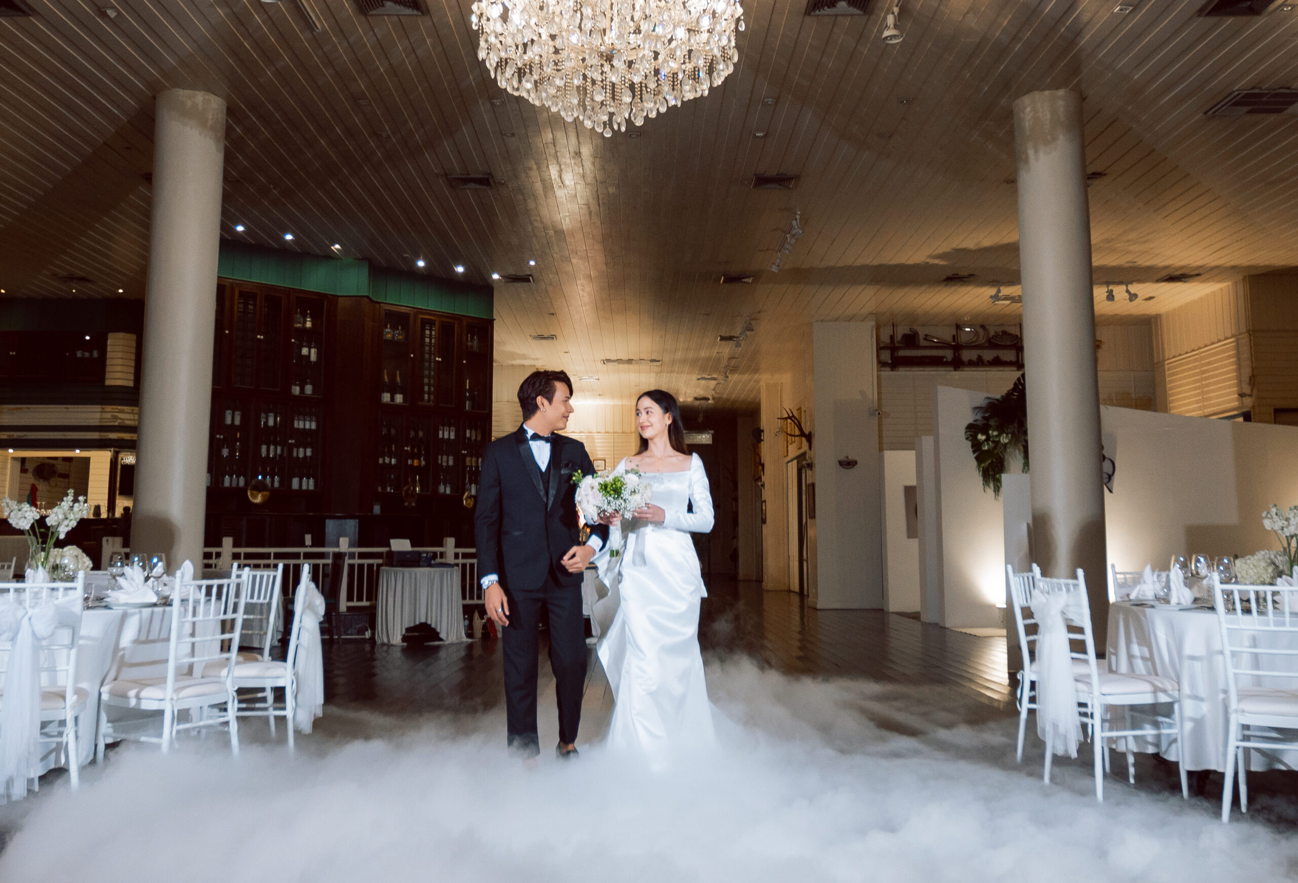 บรรยากาศงานแต่งริมแม่น้ำ