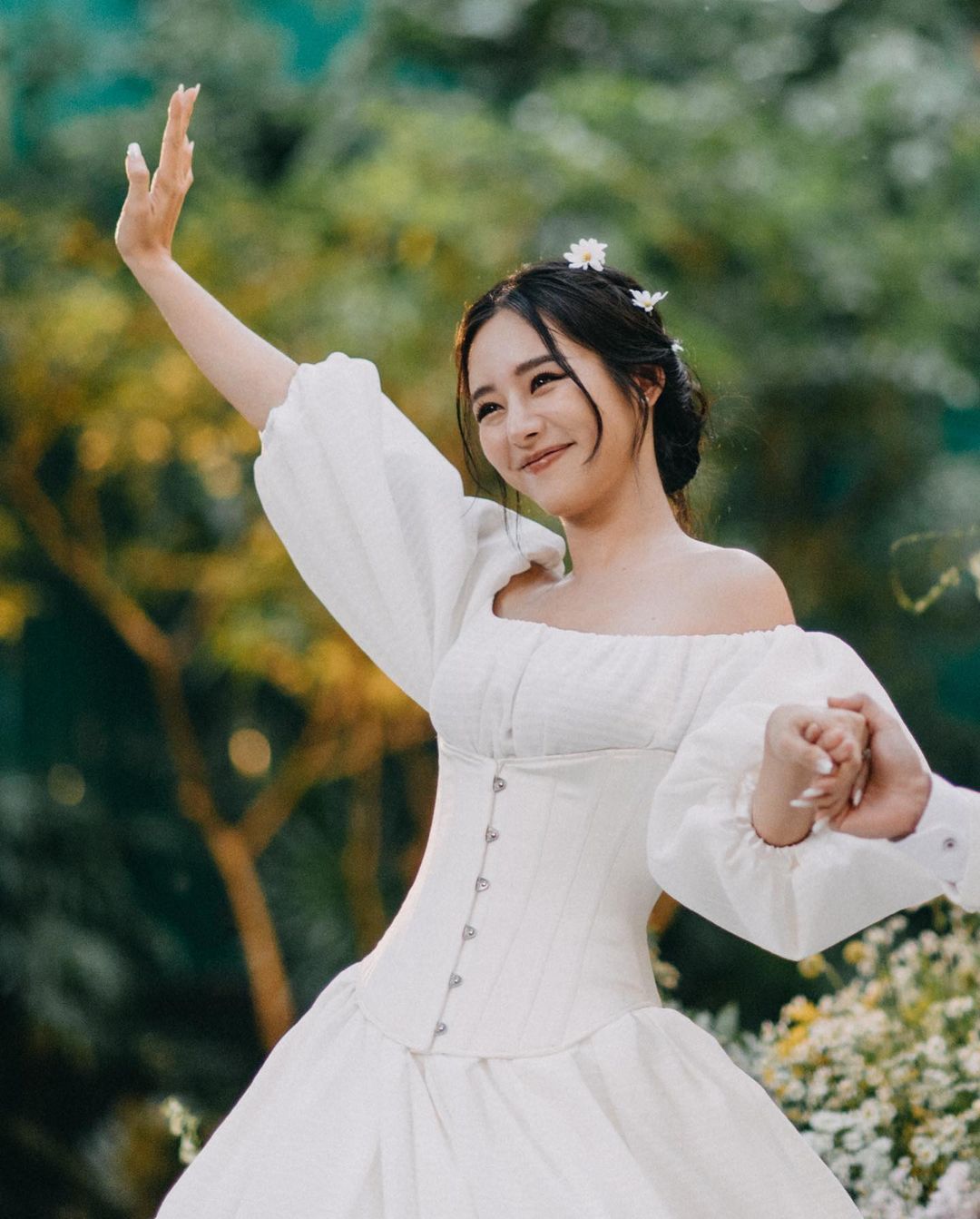 ร้านเช่าชุดเเต่งงาน Poem Couture 1