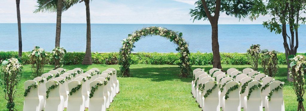 1920x700Weddings she1590mf 180924 Chill out lawn Wedding by the sea Low 1