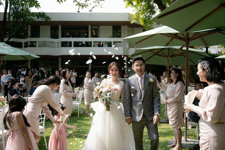 ดื่มด่ำงานวิวาห์แสนพิเศษที่จะเติมเต็มทุกความรู้สึกให้สมบูรณ์แบบไปกับรีวิวแต่งงานสไตล์ Garden ใจกลางเมือง ณ โรงแรม สุโขทัย กรุงเทพฯ (The Sukhothai Bangkok)