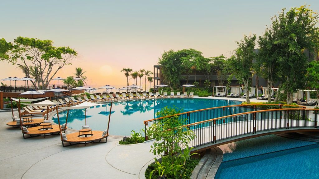 พักผ่อนอย่างเต็มอิ่มริมหาดพร้อมเติมความสุขให้กับการเข้าพักระยะยาว กับโปรโมชั่น “The Longer The Better” ที่ โรงแรม หัวหิน แมริออท รีสอร์ท และ สปา