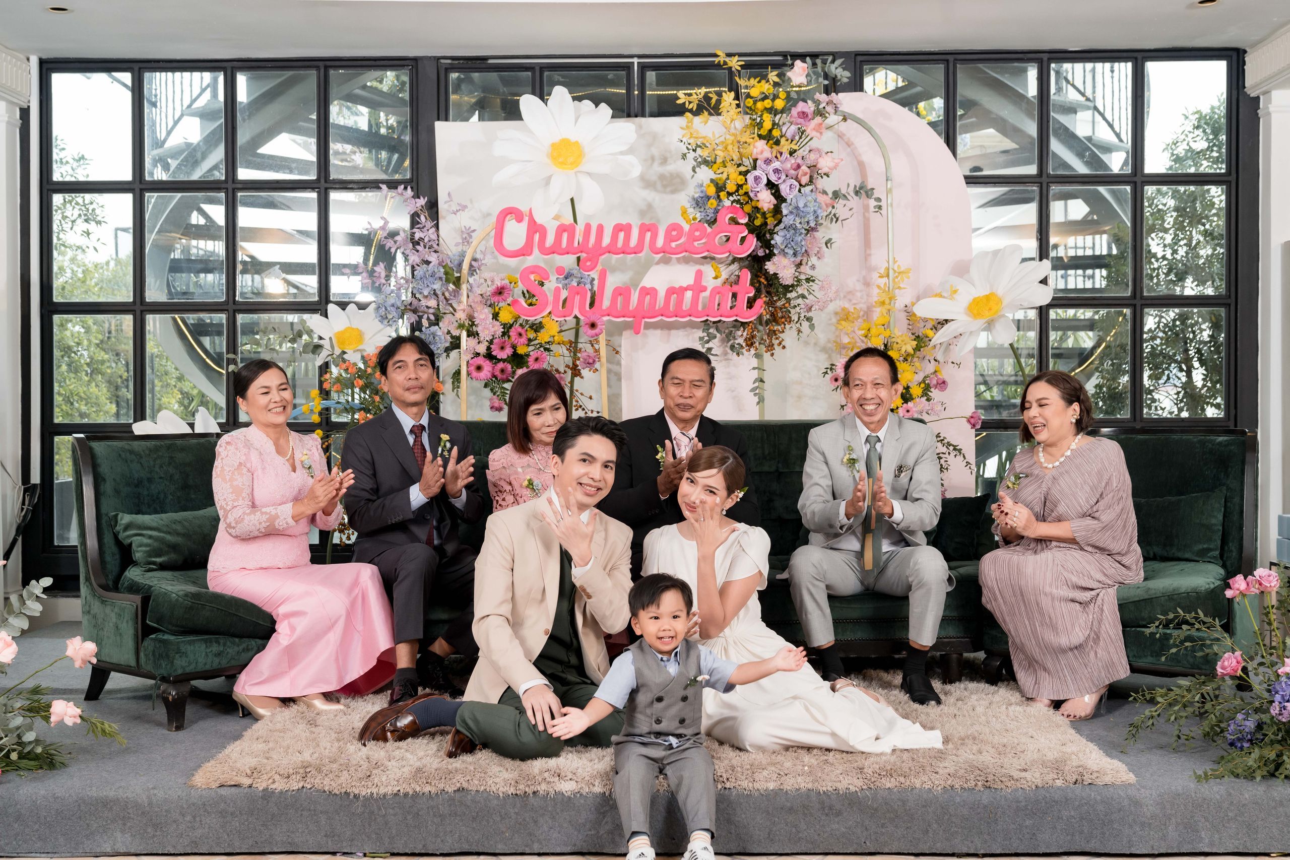 งานเช้าในห้องกระจก แสงธรรมชาติ