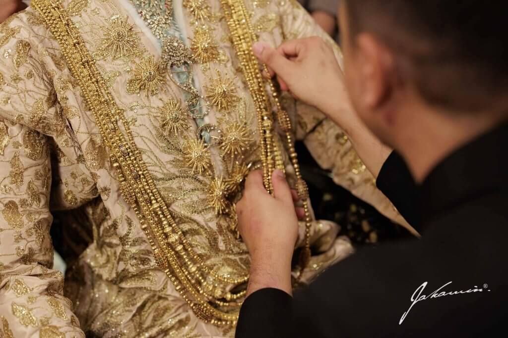 ชุดครุยแต่งงานบาบ๋า