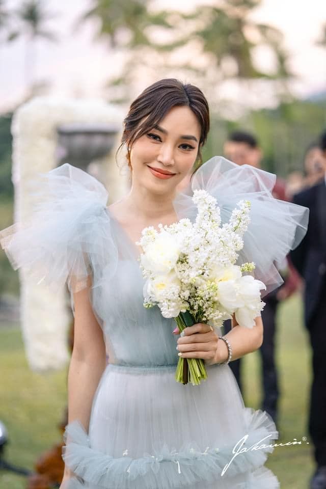 เมย์ พิชญ์นาฎ คว้าดอกไม้เจ้าสาว