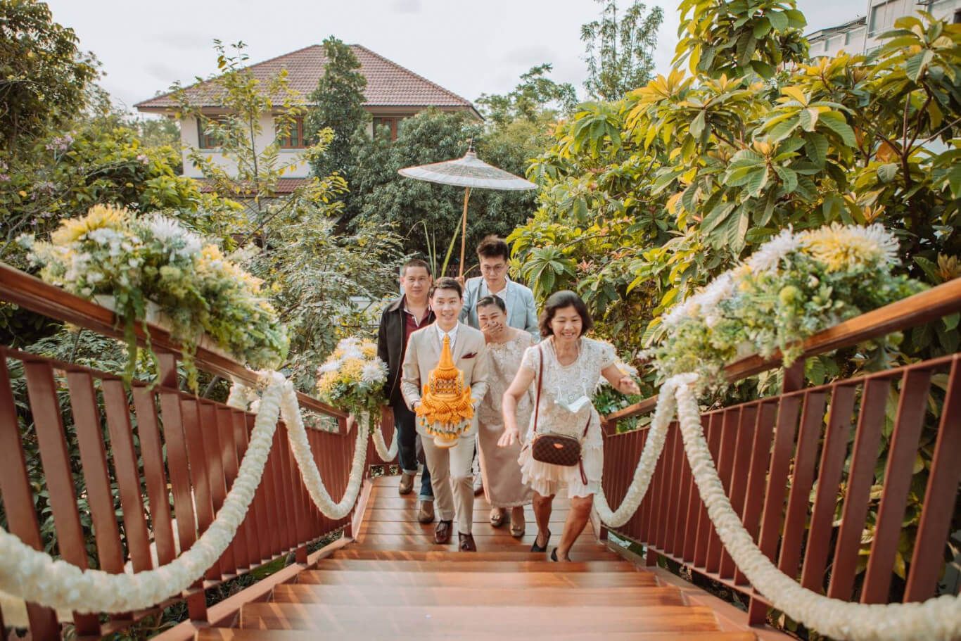 จัดงานแต่ง เรือนนพเก้า