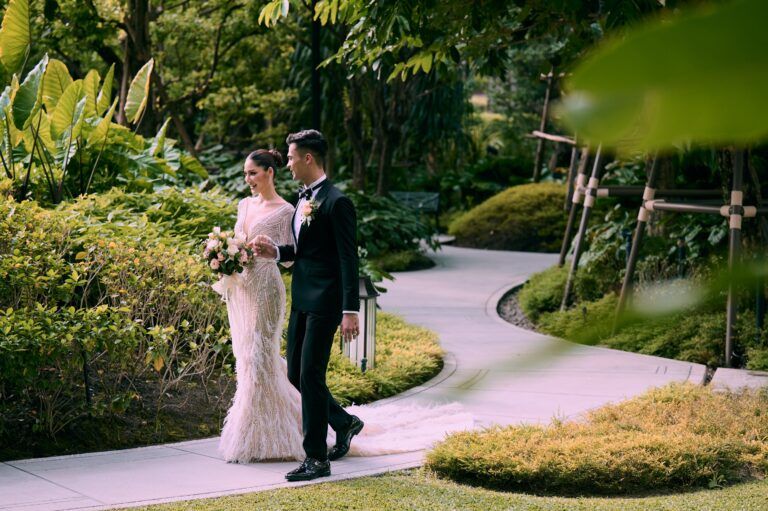การจัดตกแต่งดอกไม้สดในงานแต่งงานสไตล์ Luxury Garden