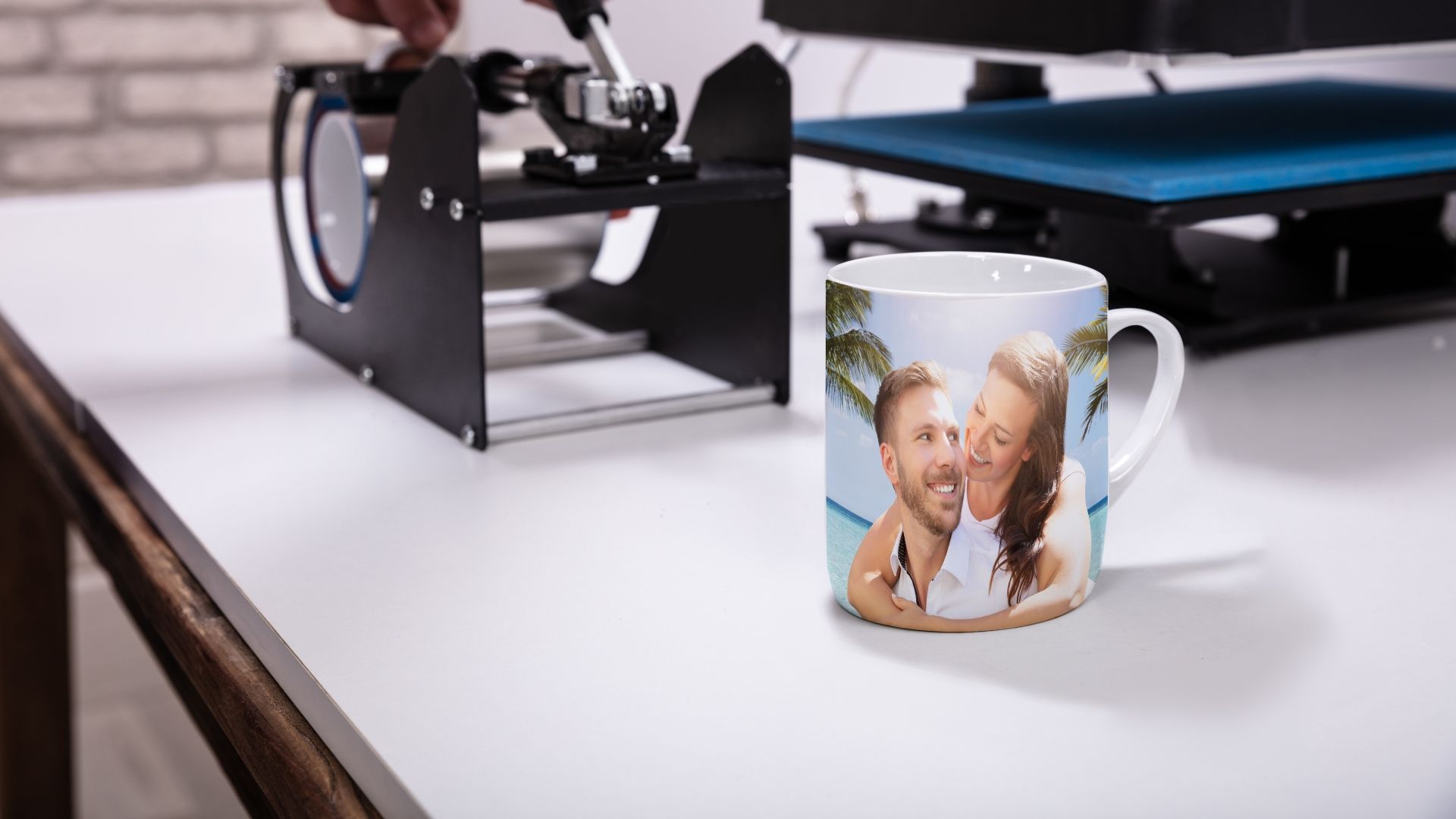 สั่งทำแก้วสกรีนเป็นของขวัญแต่งงานให้เพื่อน