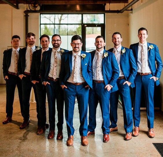 ชุดเพื่อนเจ้าบ่าว สูทกรมท่ากับเนคไทลายดอก