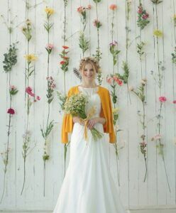 ฉากแต่งงานมินิมอลม่านดอกไม้