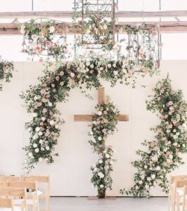 ฉากแต่งงานมินิมอลไม้กางเขน