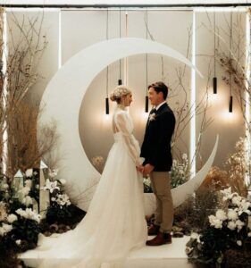 ฉากแต่งงานมินิมอลพระจันทร์เสี้ยว