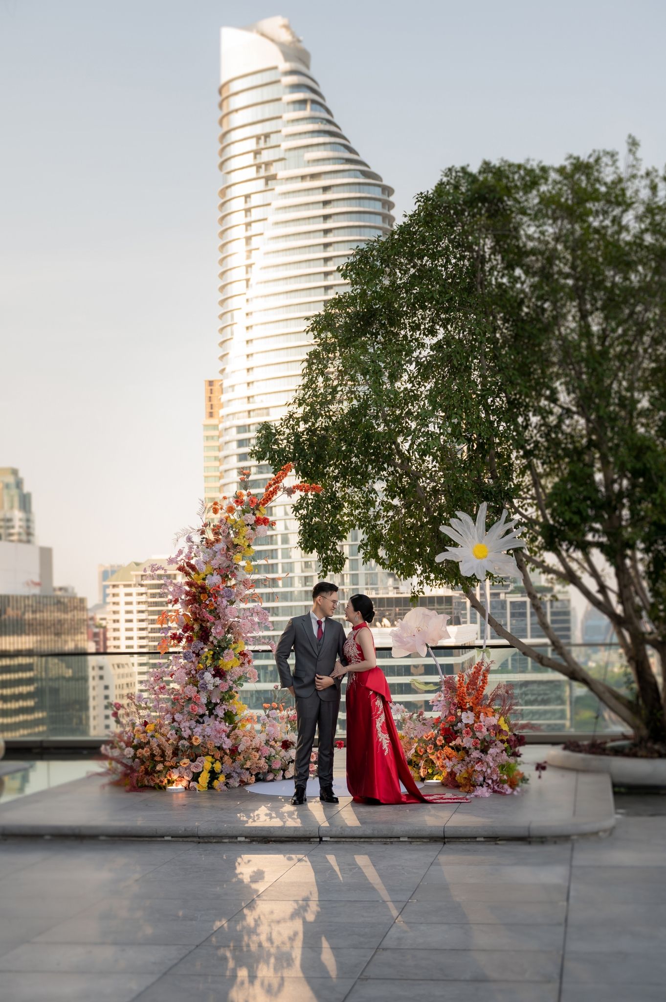 จัดงานแต่งธีมสีแดงไวน์ ณ Gaysorn Urban Resort