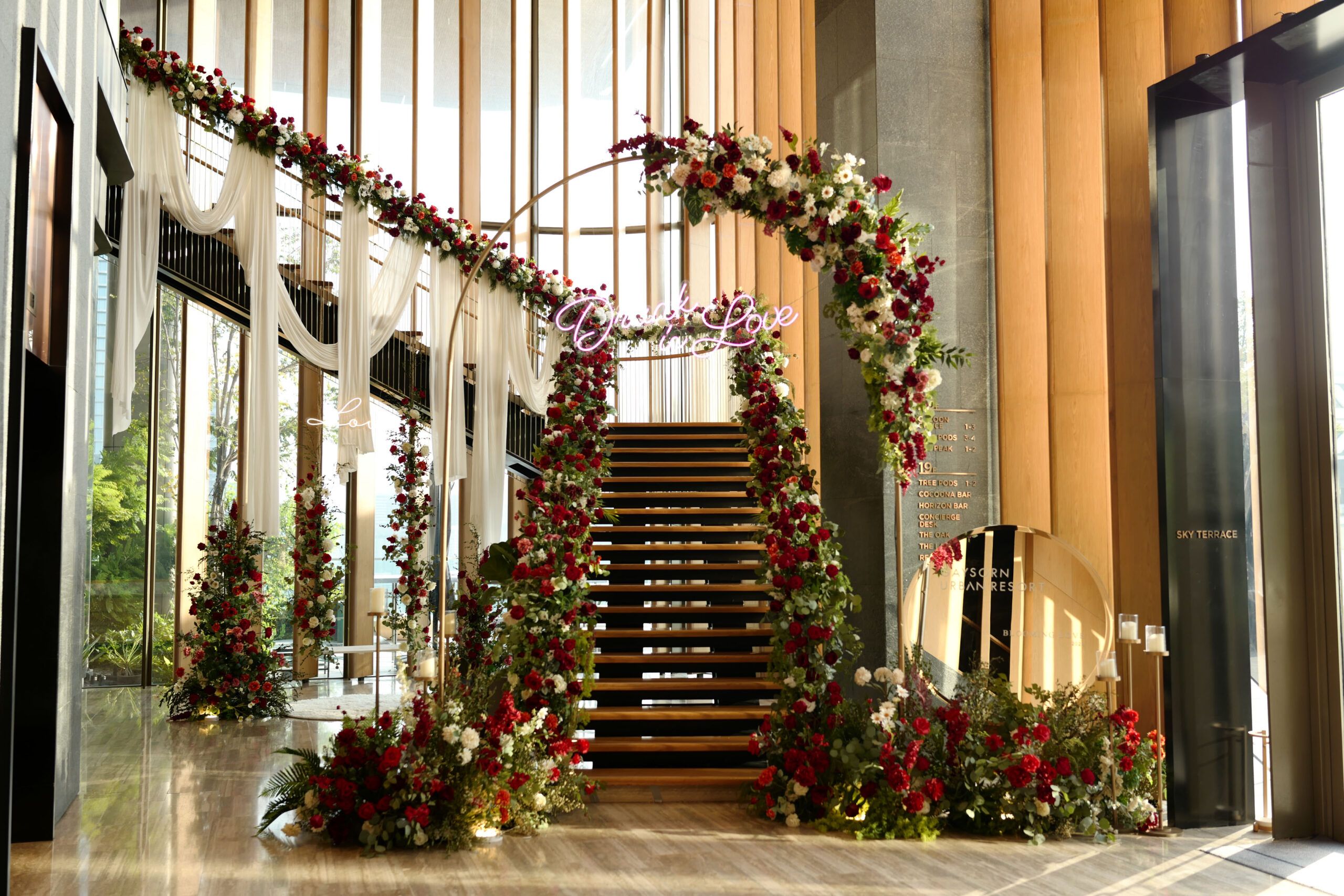 จัดงานแต่งธีมสีแดง ณ Gaysorn Urban Resort