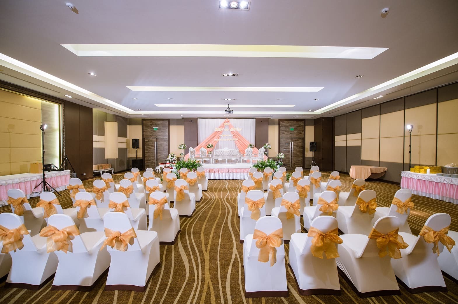 สถานที่จัดงานแต่ง วิภาวดี ใกล้ทางด่วนและสนามบินดอนเมือง