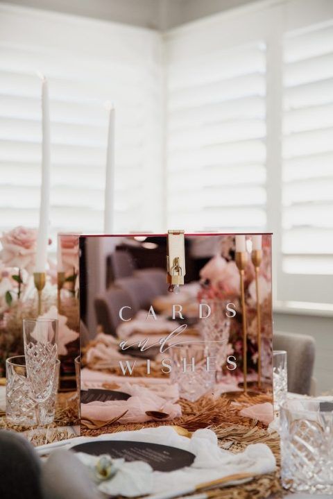 งานแต่งคอนเซ็ปต์ไหนก็ดูดีได้ด้วยกล่องใส่ซองงานแต่งทำเองจากกระจก-1