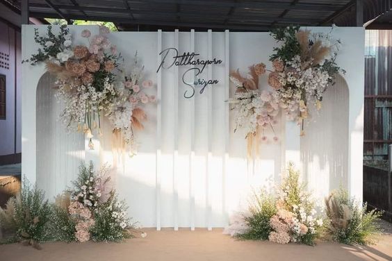 ฉากแต่งงานแนวโครงสร้างสีขาว