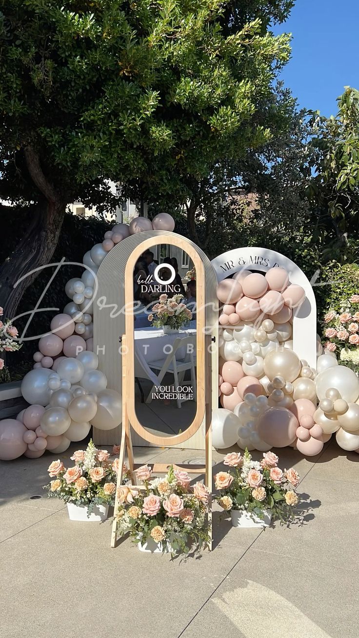 ฉากแต่งงานทำด้วยลูกโป่ง