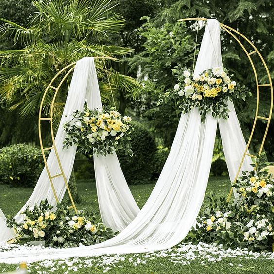 ฉากแต่งงานในสวนแบบธรรมชาติๆ