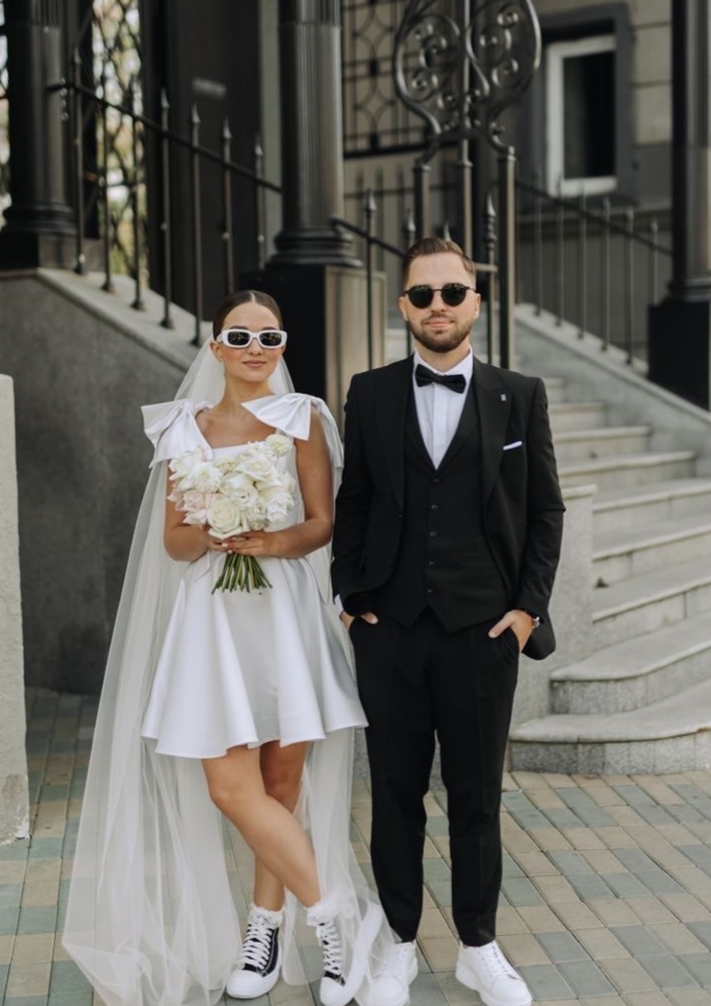 รองเท้าผ้าใบที่จะทำให้การถ่ายพรีเวดดิ้งสนุกขึ้นไปอีก