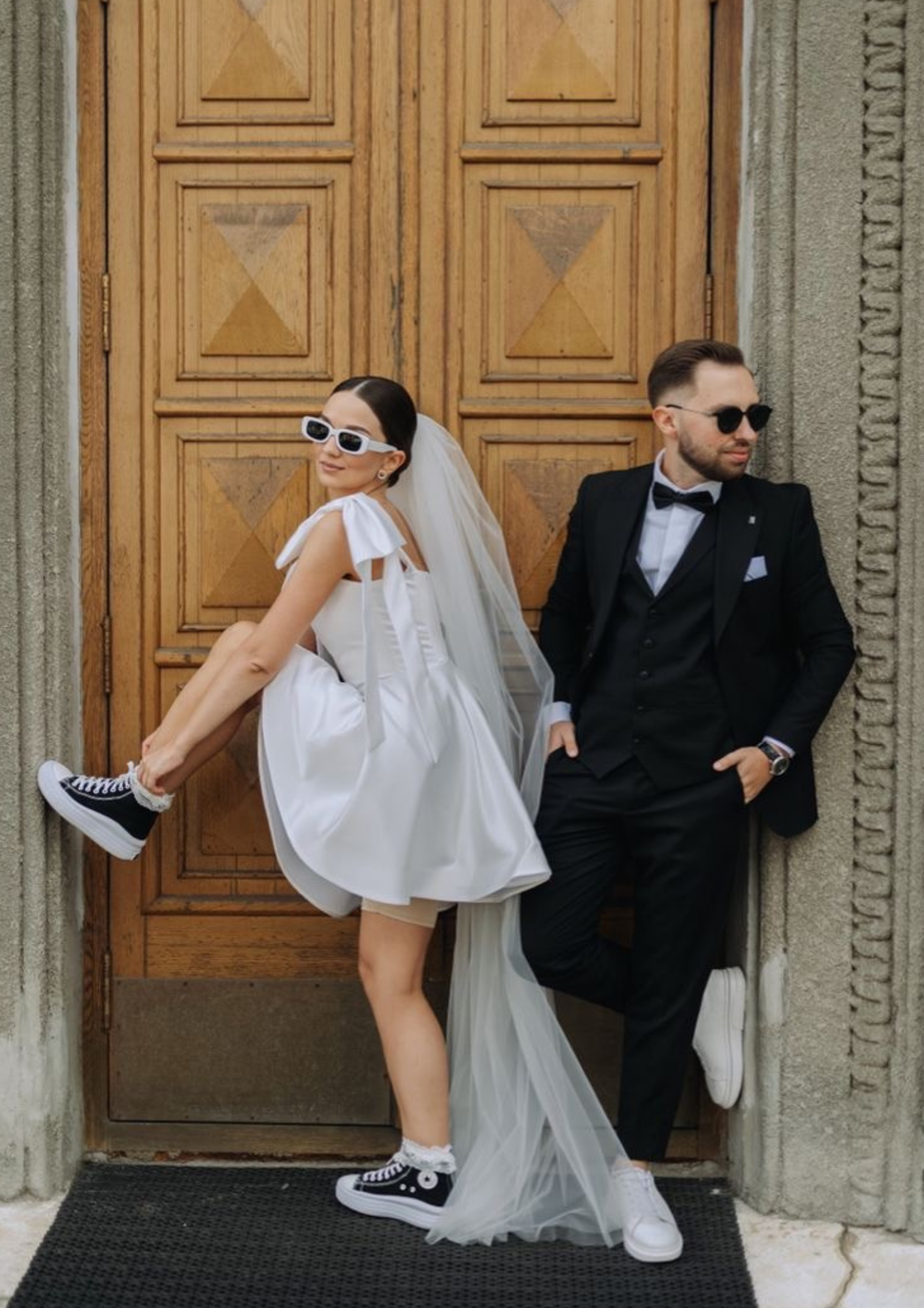 ท่าถ่ายพรีเวดดิ้งที่เต็มไปด้วยความชิค คูล